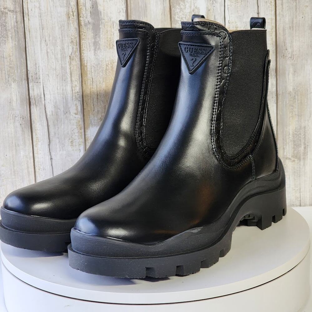 NEW - GUESS Women's Yesses Triple Triangle Lug Sole Chelsea Boots- Size 10 M - Picture 6 of 9